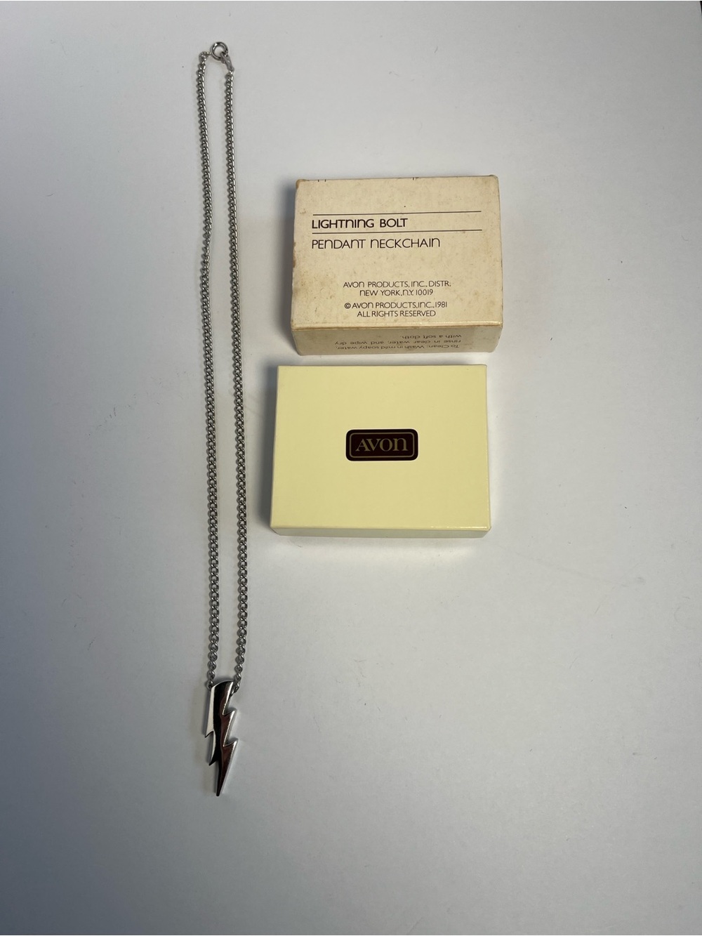 Vintage 1981 Avon Silver tone Lightning Bolt Pendant Neckchain